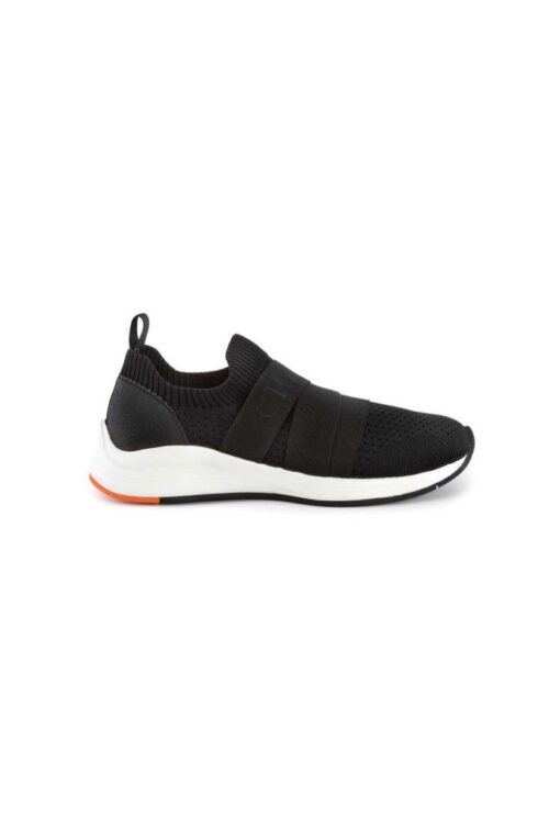 cHESTER BOOTS TRAINERS